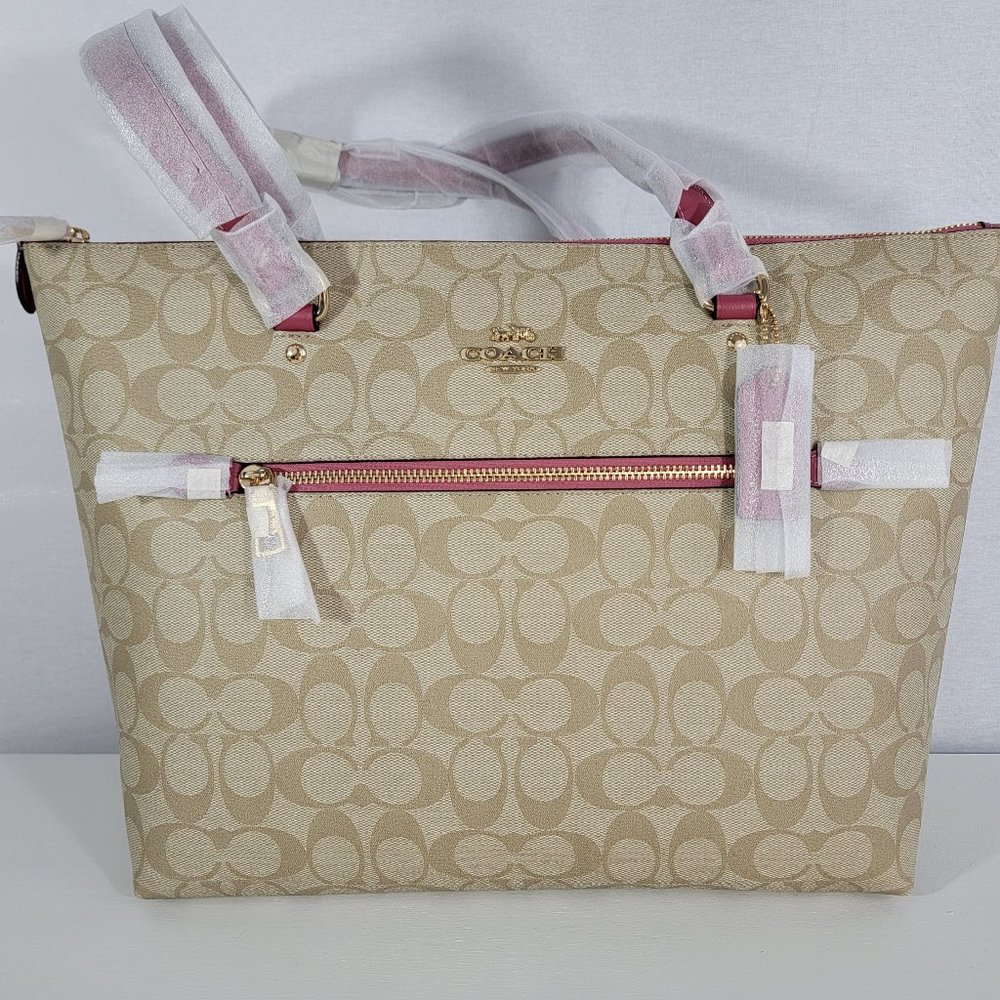 NWT. Coach Signature Gallery tote - Picture 2 of 7
